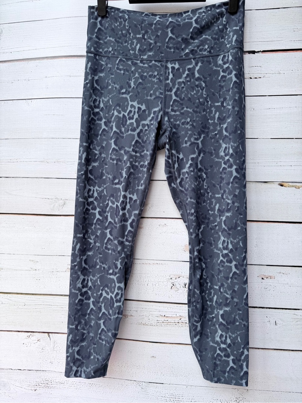 all in motion Allover Animal Print High Waisted Activewear Leggings - Large - Picture 2 of 4